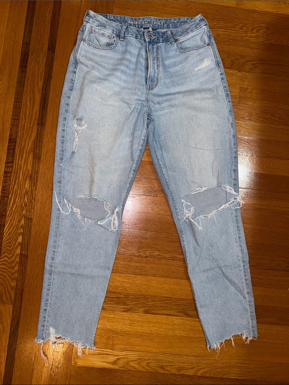 American Eagle Outfitters Light Wash Distressed mom Jeans